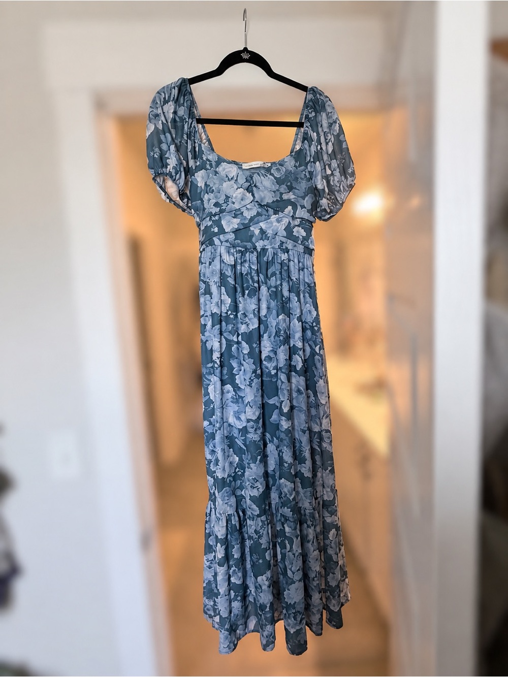 Blue Floral Puff-Sleeve Maxi Dress